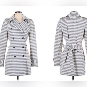 Banana Republic size small trench coat NEW WITHOUT TAG